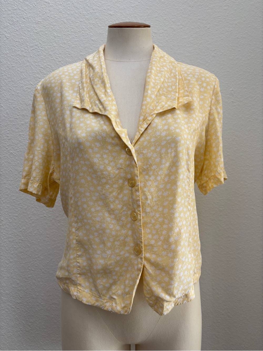 Norton McNaughton Soft Yellow Floral Button-Down Top
